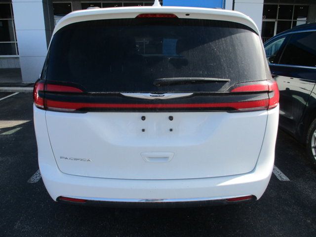 2022 Chrysler Pacifica Touring-L