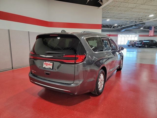 2022 Chrysler Pacifica Touring-L