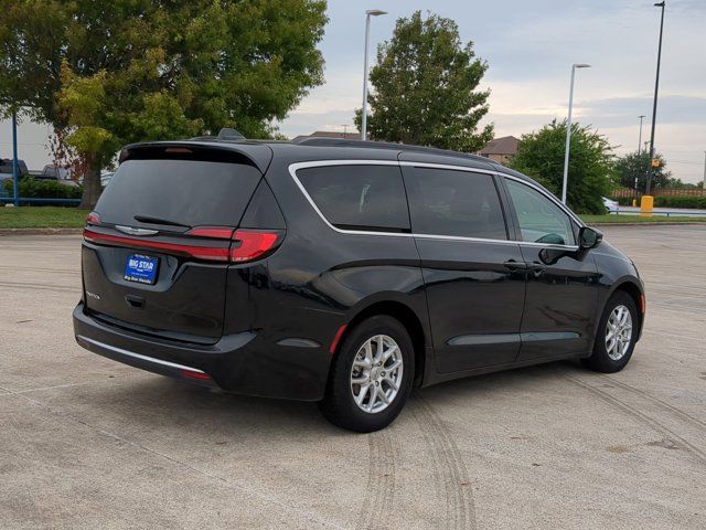 2022 Chrysler Pacifica Touring-L