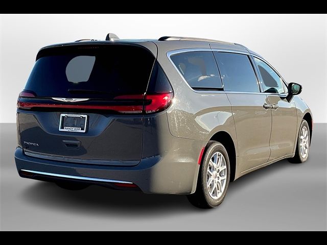 2022 Chrysler Pacifica Touring-L