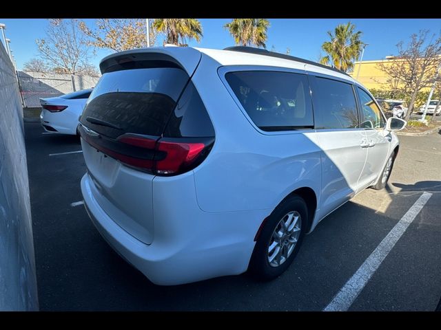 2022 Chrysler Pacifica Touring-L