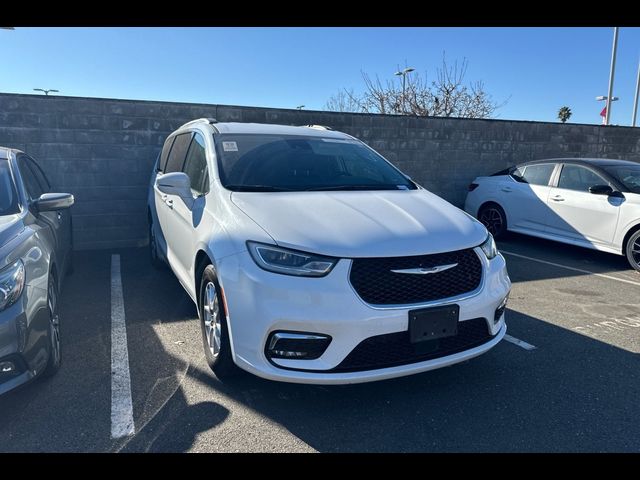 2022 Chrysler Pacifica Touring-L