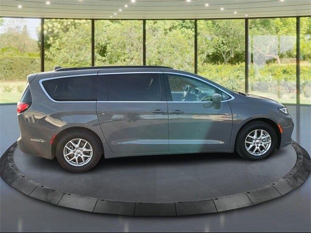 2022 Chrysler Pacifica Touring-L