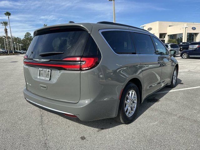 2022 Chrysler Pacifica Touring-L