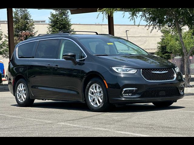 2022 Chrysler Pacifica Touring-L