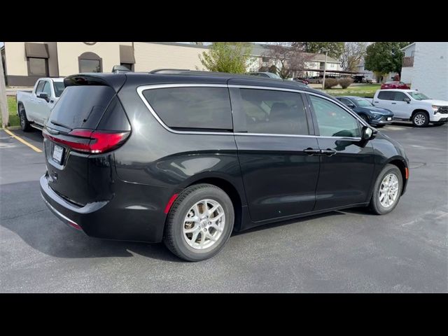 2022 Chrysler Pacifica Touring-L