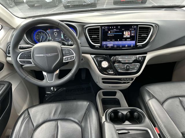 2022 Chrysler Pacifica Touring-L