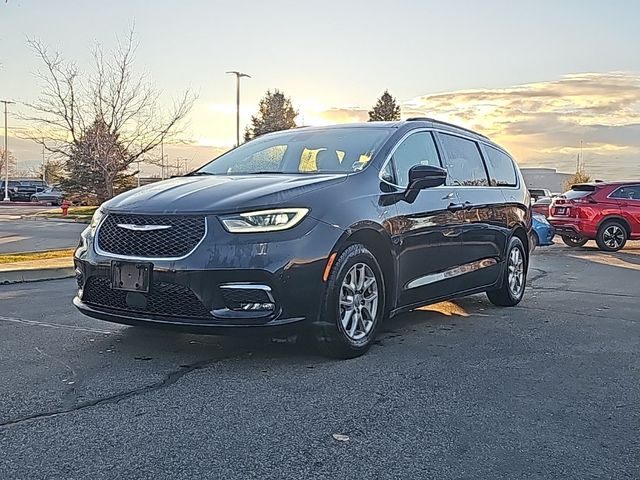 2022 Chrysler Pacifica Touring-L