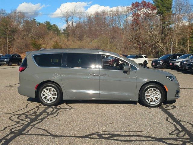 2022 Chrysler Pacifica Touring-L