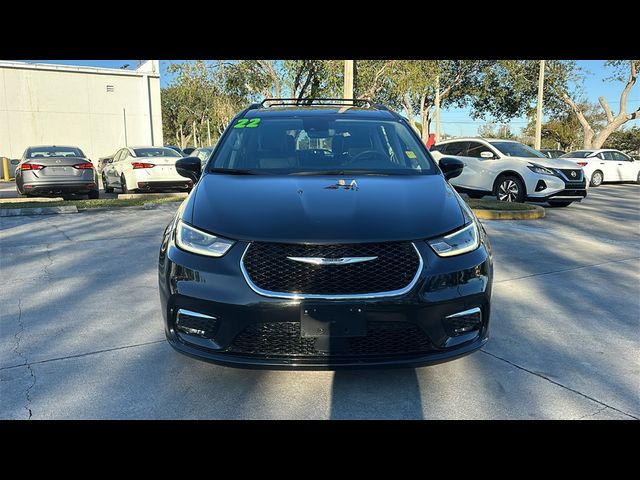 2022 Chrysler Pacifica Touring-L