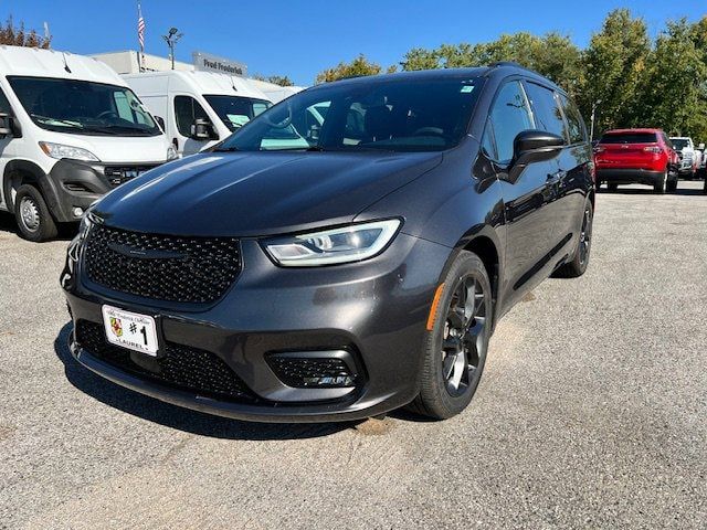 2022 Chrysler Pacifica Touring-L