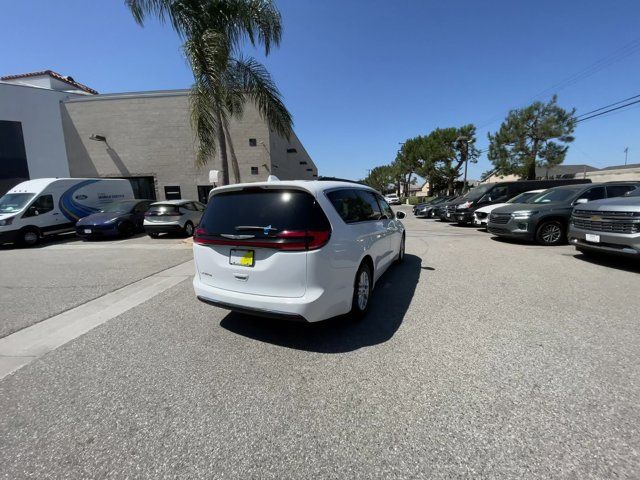 2022 Chrysler Pacifica Touring-L