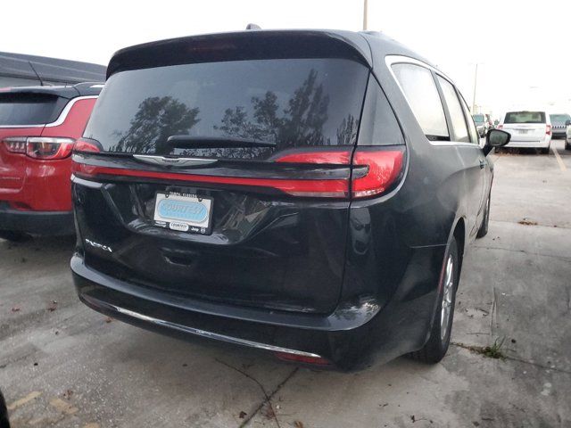 2022 Chrysler Pacifica Touring-L