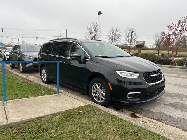 2022 Chrysler Pacifica Touring-L