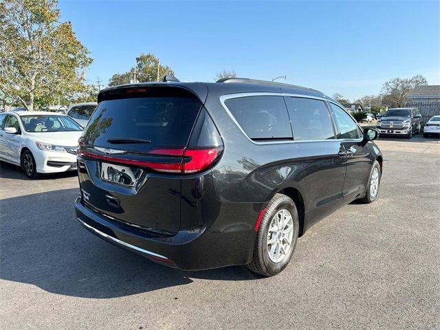 2022 Chrysler Pacifica Touring-L