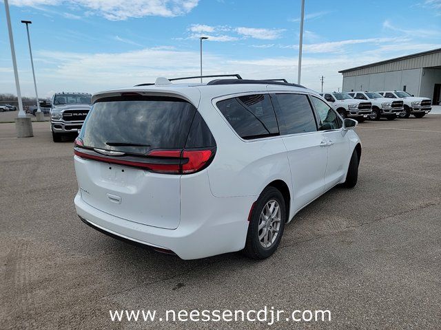 2022 Chrysler Pacifica Touring-L