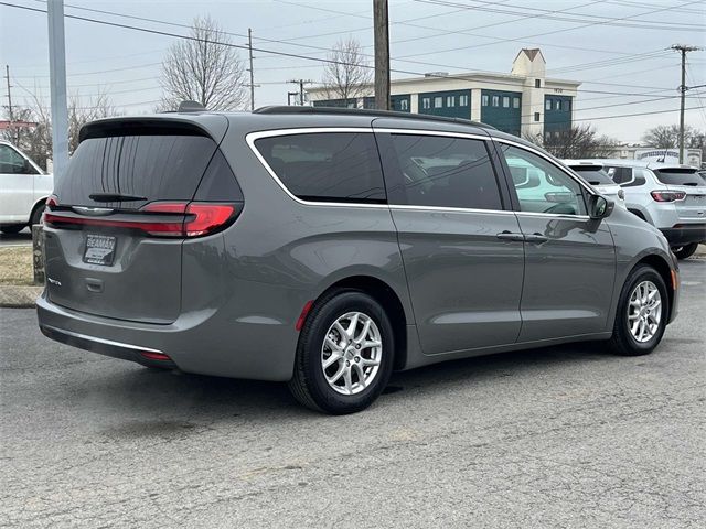 2022 Chrysler Pacifica Touring-L