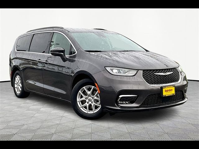 2022 Chrysler Pacifica Touring-L