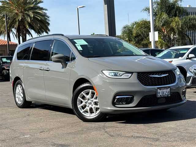 2022 Chrysler Pacifica Touring-L