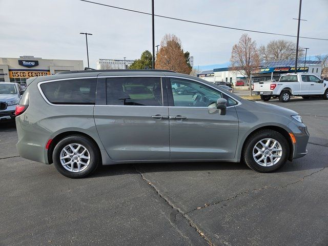 2022 Chrysler Pacifica Touring-L