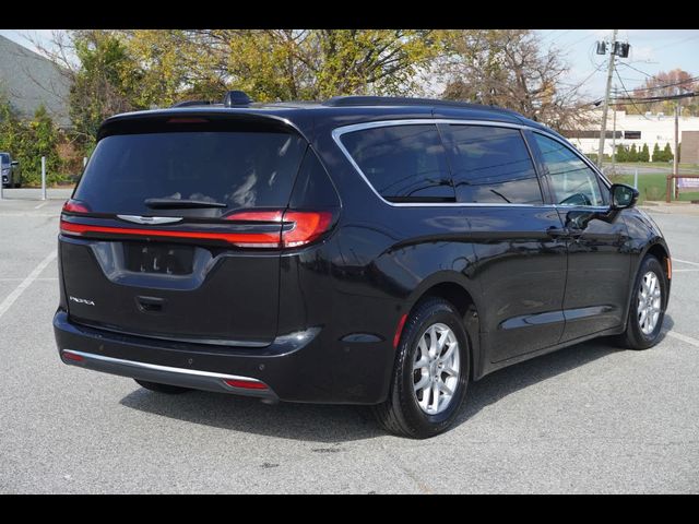 2022 Chrysler Pacifica Touring-L