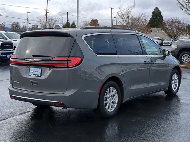 2022 Chrysler Pacifica Touring-L