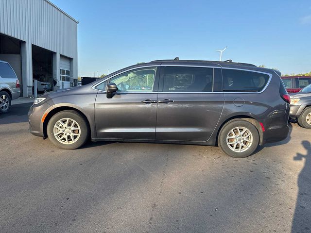 2022 Chrysler Pacifica Touring-L