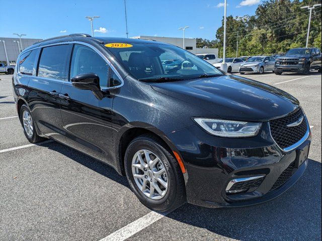 2022 Chrysler Pacifica Touring-L