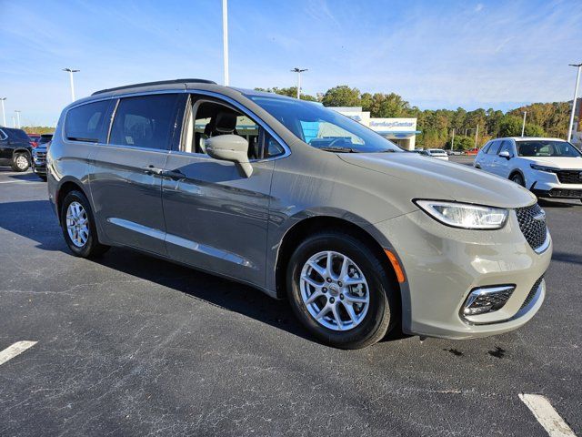 2022 Chrysler Pacifica Touring-L