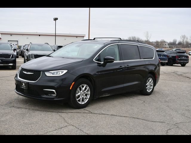 2022 Chrysler Pacifica Touring-L