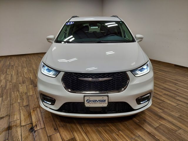 2022 Chrysler Pacifica Touring-L