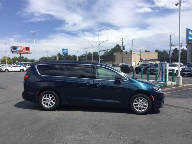 2022 Chrysler Pacifica Touring-L