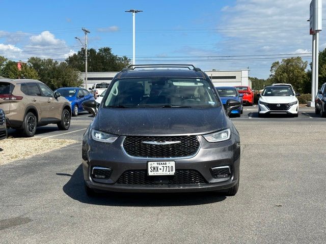 2022 Chrysler Pacifica Touring-L