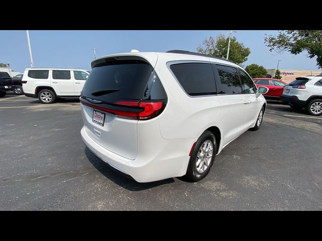 2022 Chrysler Pacifica Touring-L