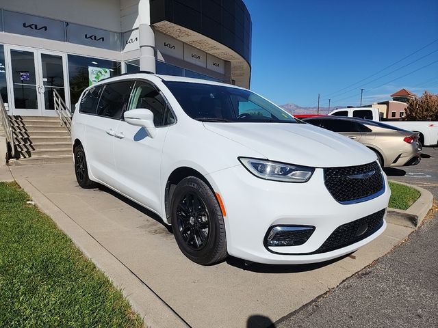 2022 Chrysler Pacifica Touring-L