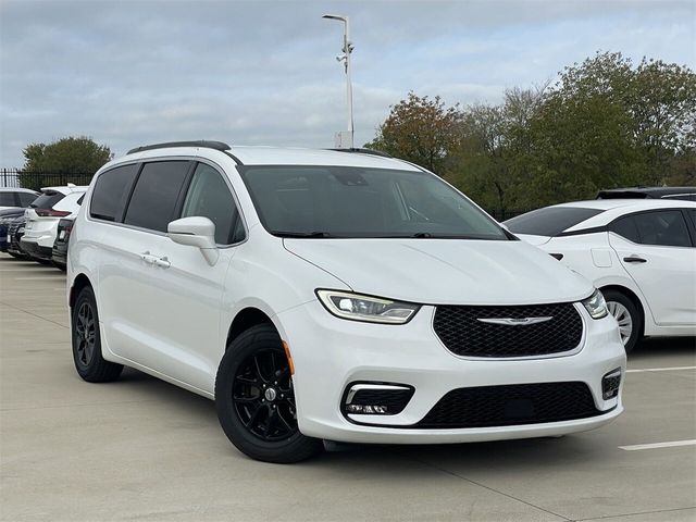 2022 Chrysler Pacifica Touring-L