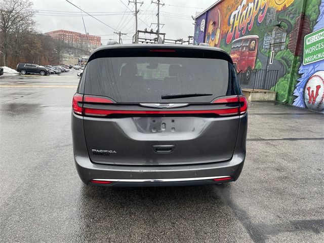 2022 Chrysler Pacifica Touring-L