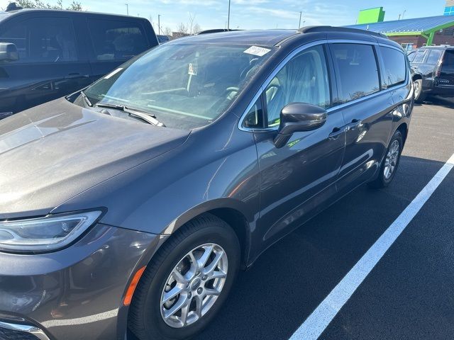 2022 Chrysler Pacifica Touring-L