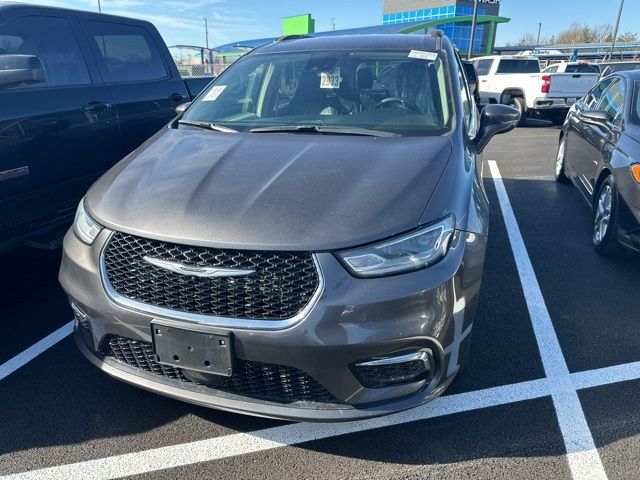 2022 Chrysler Pacifica Touring-L