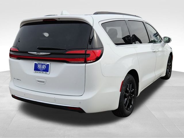 2022 Chrysler Pacifica Touring-L