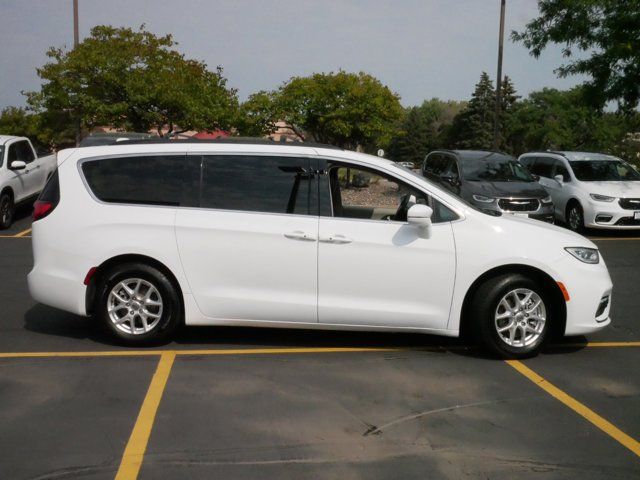 2022 Chrysler Pacifica Touring-L