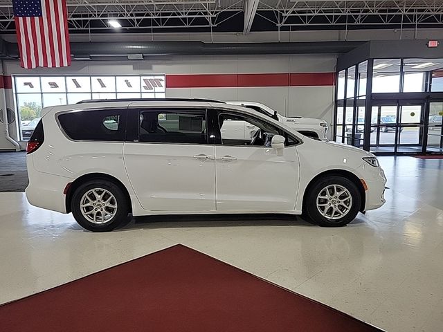 2022 Chrysler Pacifica Touring-L