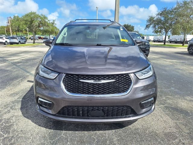 2022 Chrysler Pacifica Touring-L