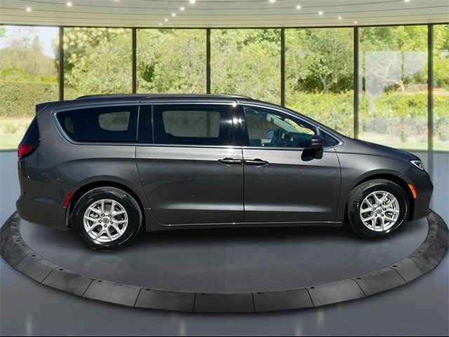 2022 Chrysler Pacifica Touring-L