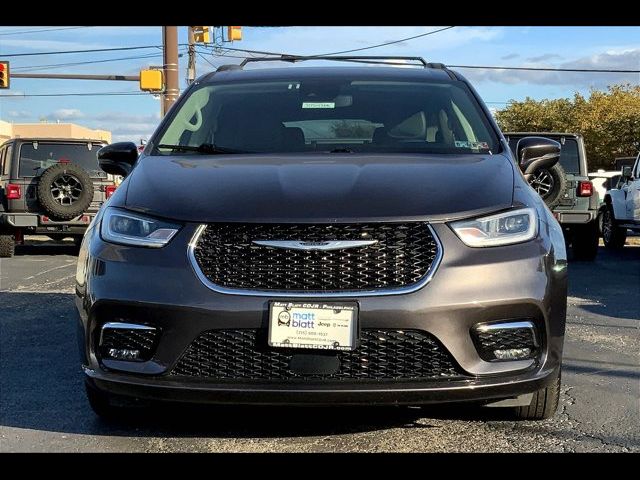 2022 Chrysler Pacifica Touring-L