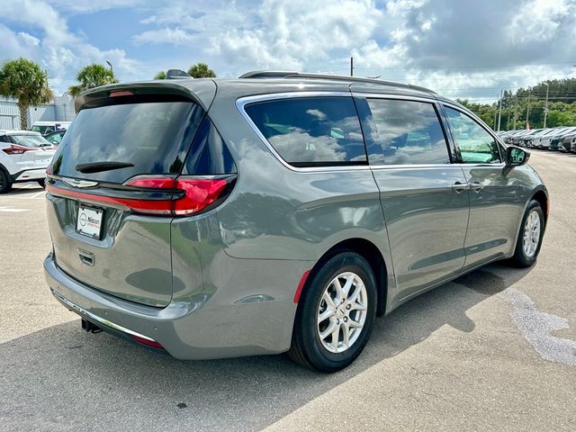 2022 Chrysler Pacifica Touring-L