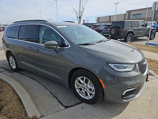 2022 Chrysler Pacifica Touring-L