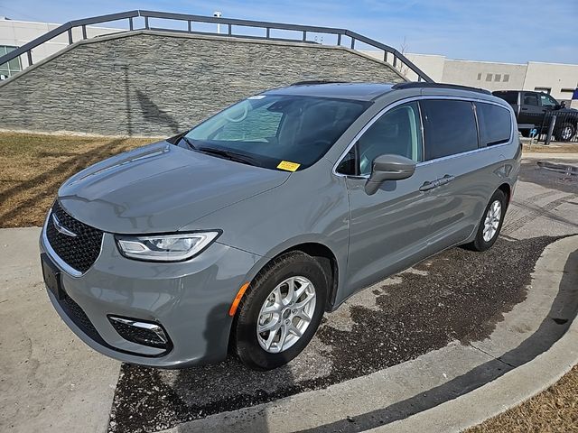 2022 Chrysler Pacifica Touring-L