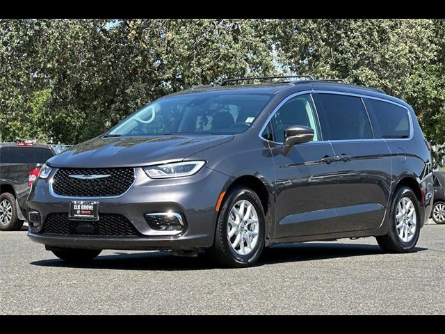 2022 Chrysler Pacifica Touring-L