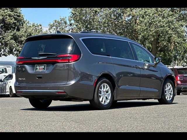 2022 Chrysler Pacifica Touring-L